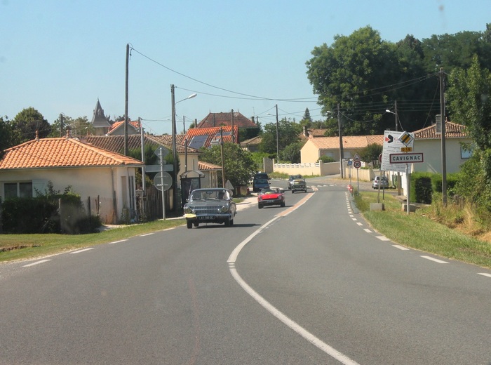 L'ancienne N10 à la sortie sud de Cavignac