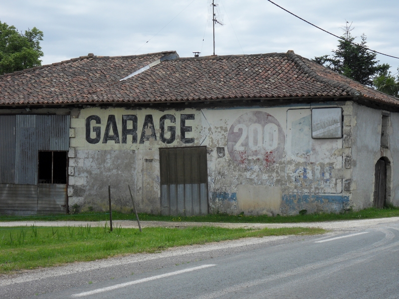 Entrée nord de Pouillac (Charente Maritime)
