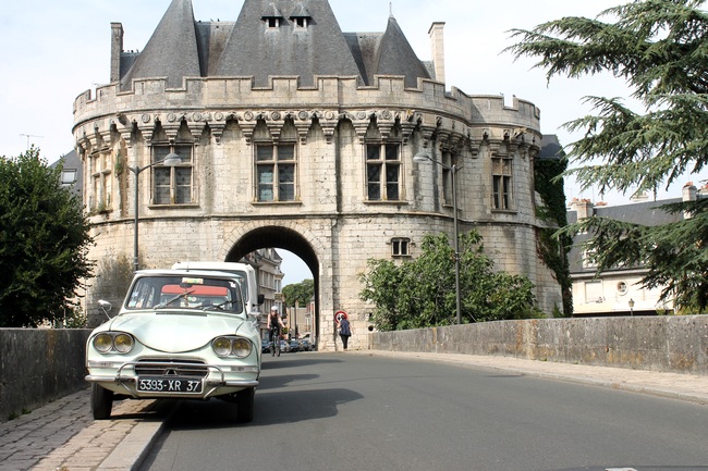 Vendôme, le pont sur le Loir, porte Saint-Georges
